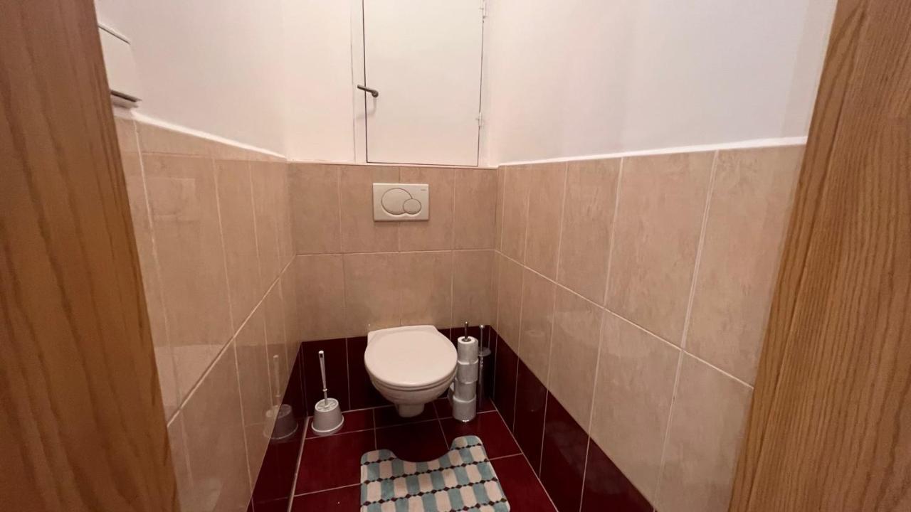 2 Room Apartment, Near Oc Galeria, Petrzalka Bratislava Eksteriør bilde