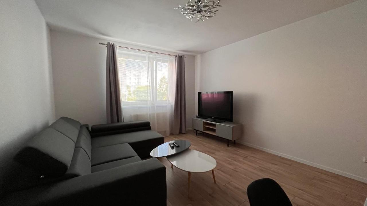 2 Room Apartment, Near Oc Galeria, Petrzalka Bratislava Eksteriør bilde