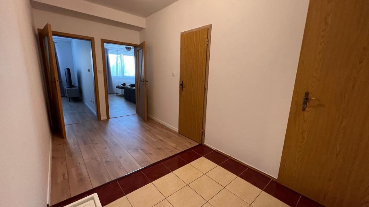 2 Room Apartment, Near Oc Galeria, Petrzalka Bratislava Eksteriør bilde