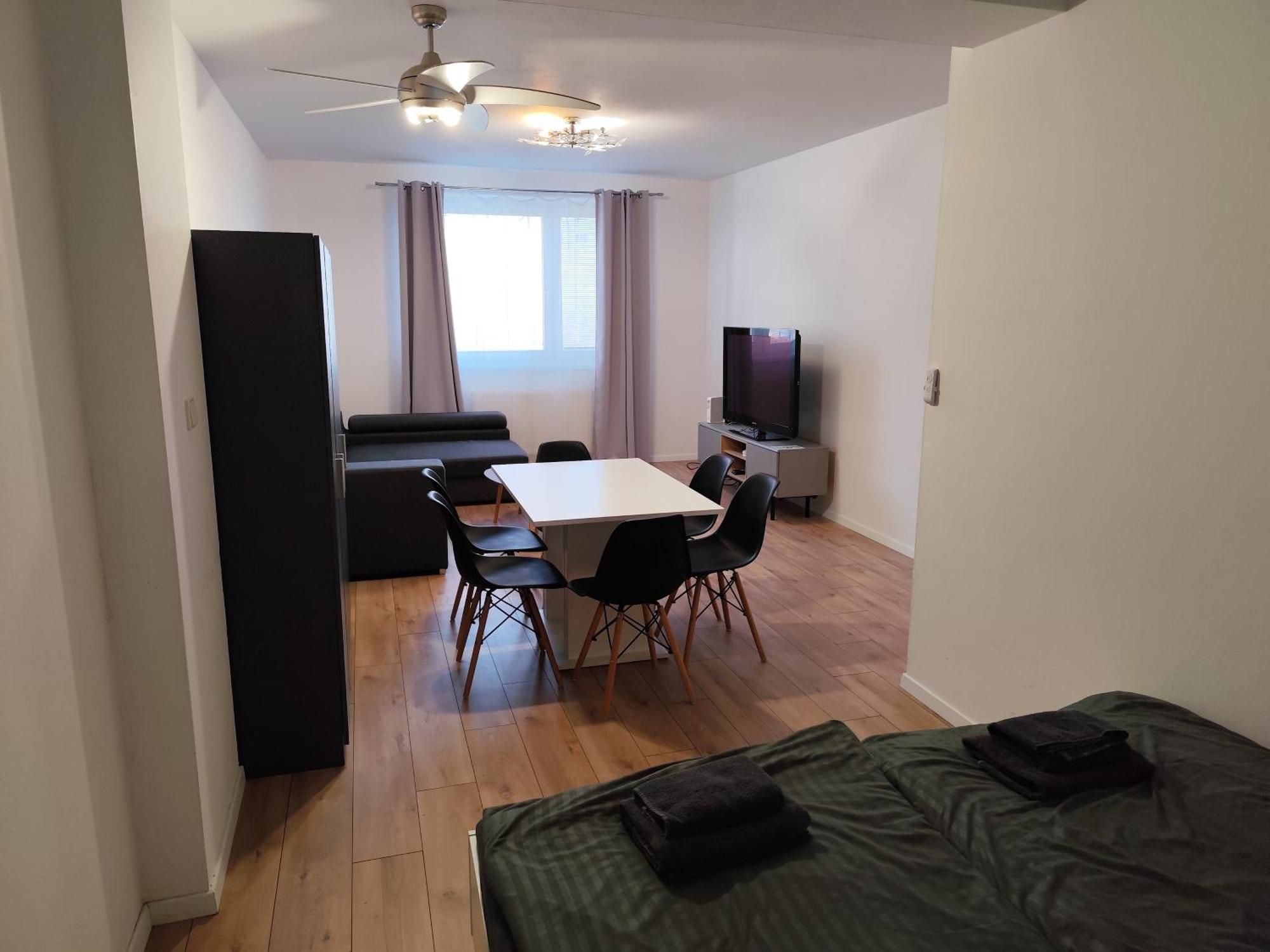 2 Room Apartment, Near Oc Galeria, Petrzalka Bratislava Eksteriør bilde