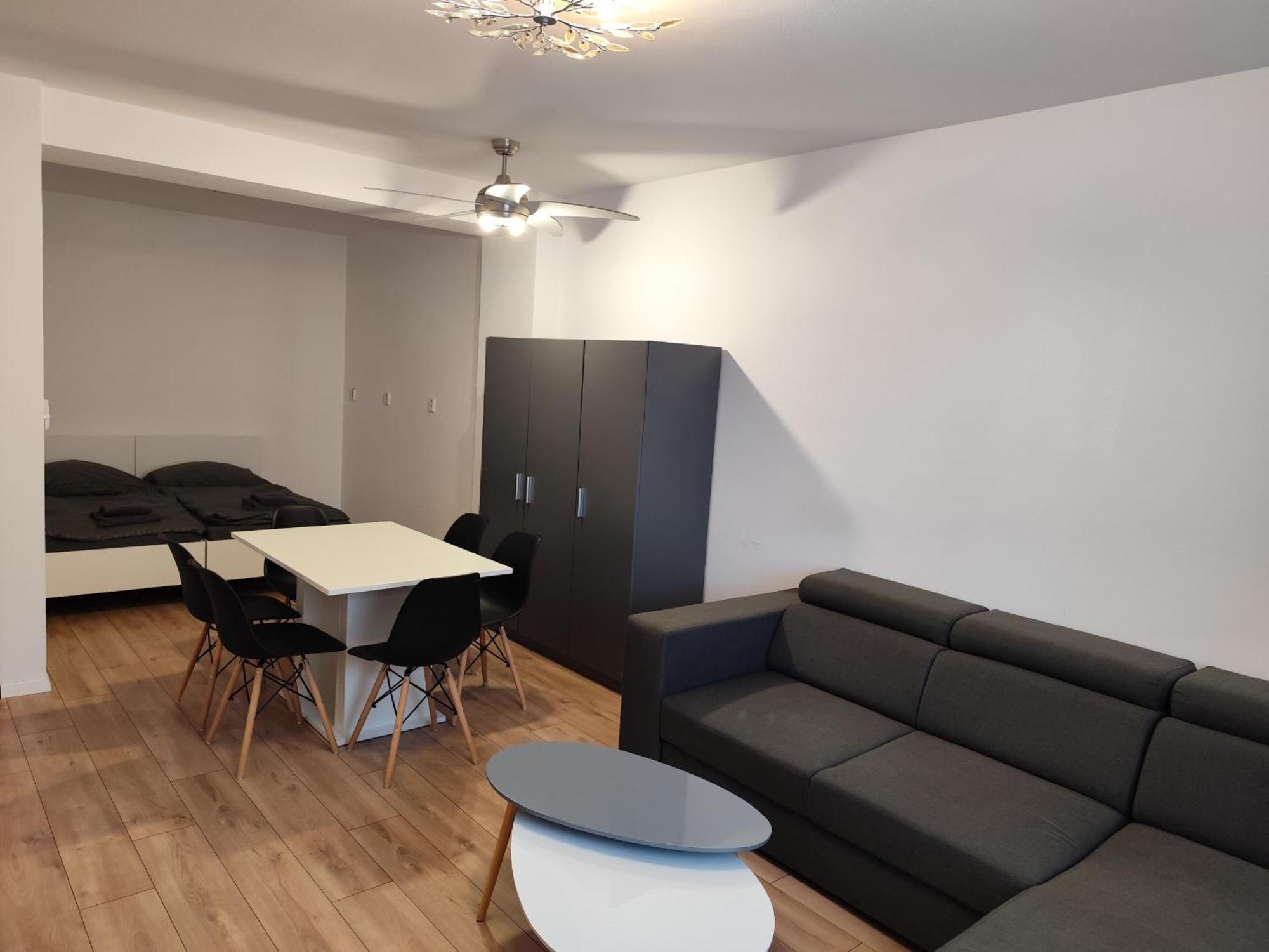 2 Room Apartment, Near Oc Galeria, Petrzalka Bratislava Eksteriør bilde